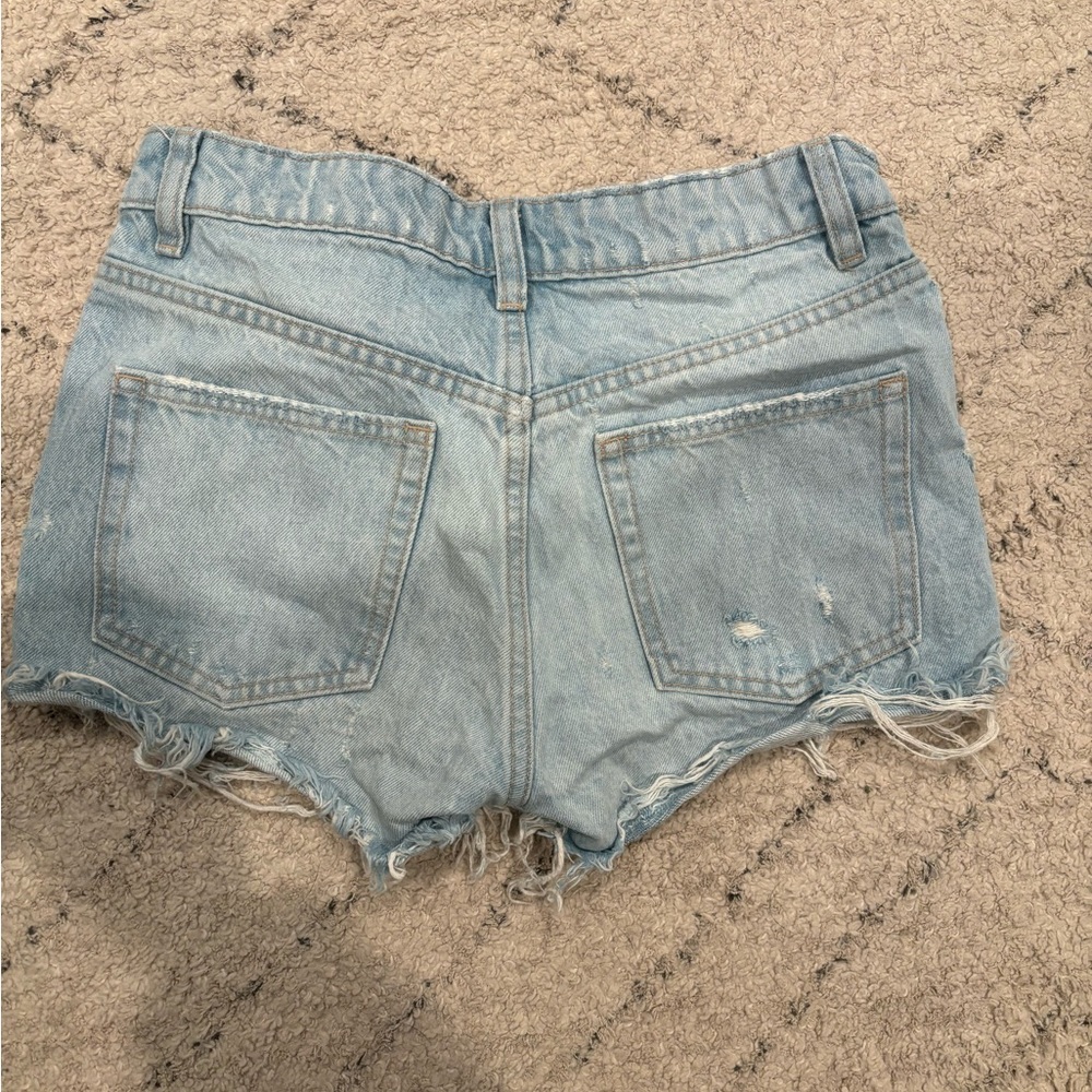 Zara women’s Jean shorts size size 2 light denim wash